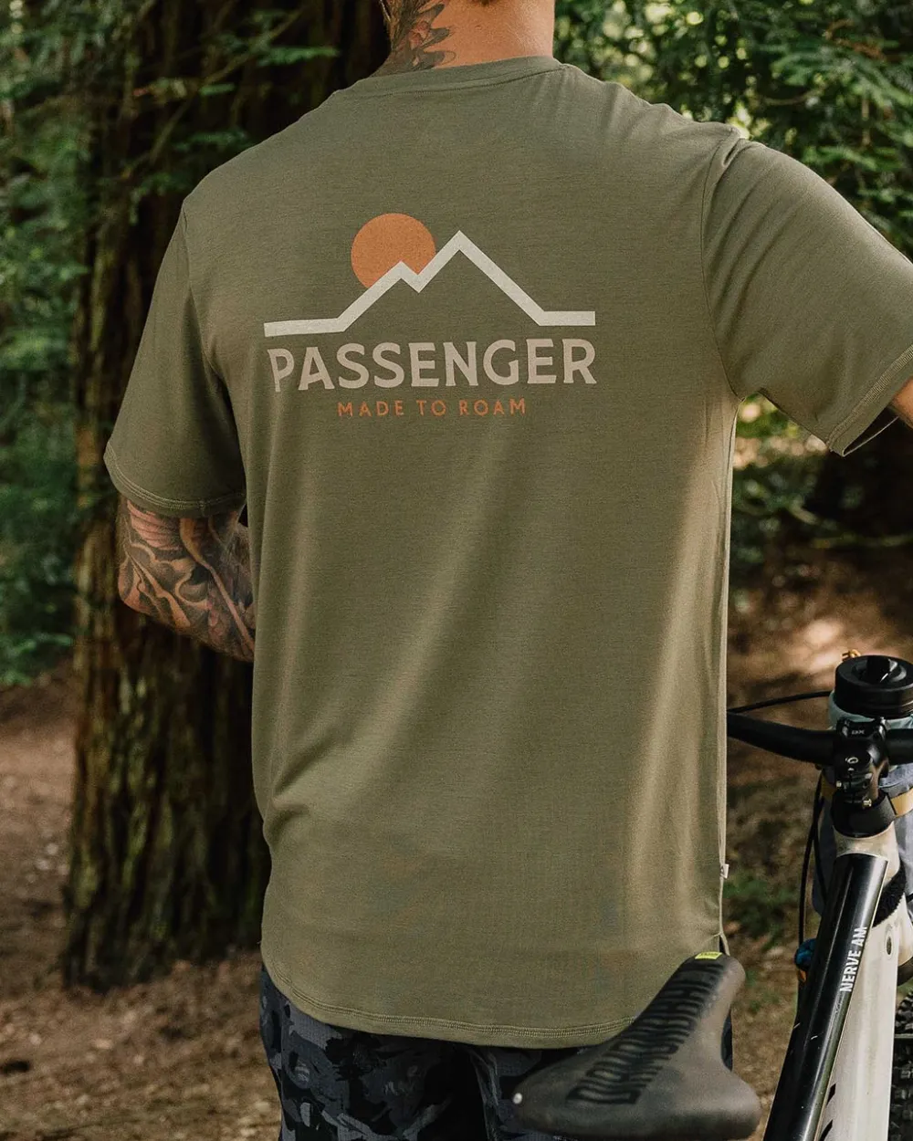 Passenger Calling Active Recycled T-Shirt